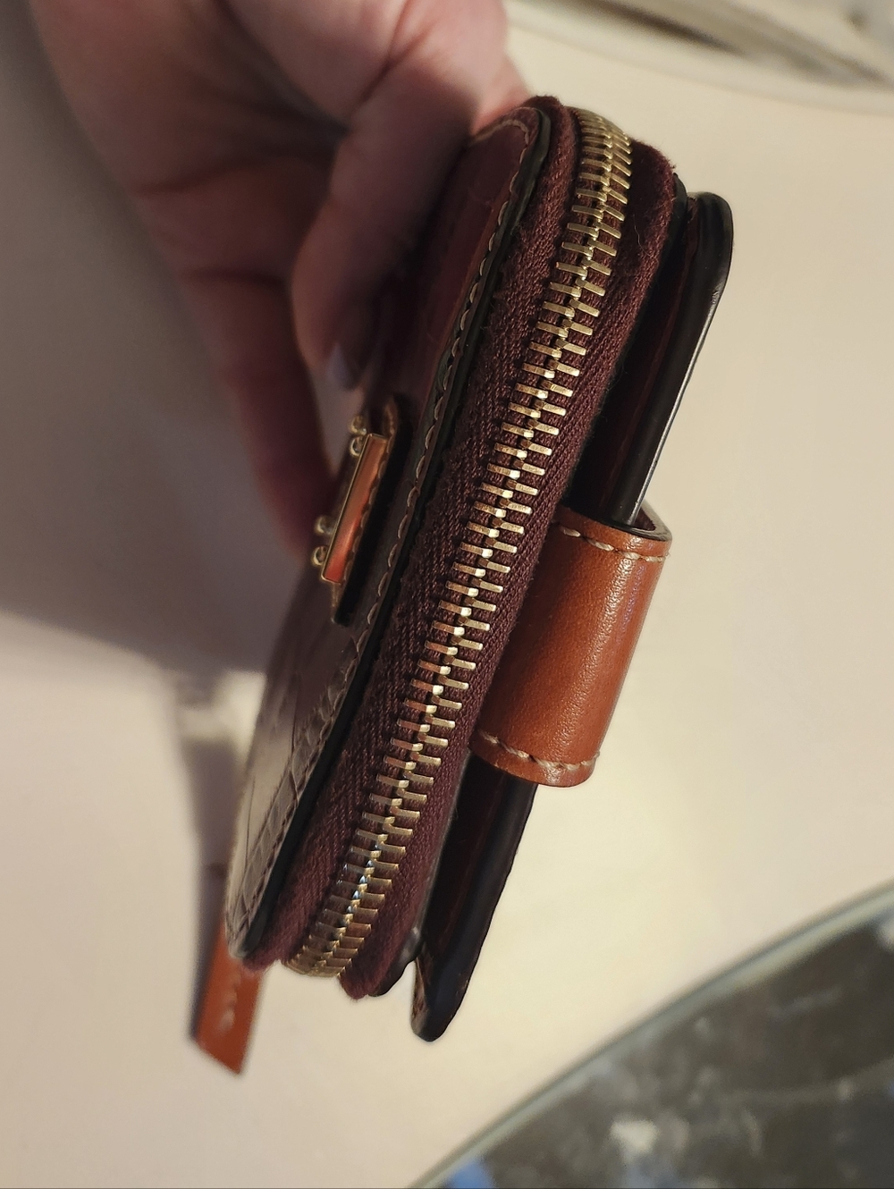 Dooney & Bourke Croc-Embossed Leather Compact Wallet - Bordeaux EUC - Picture 4 of 9